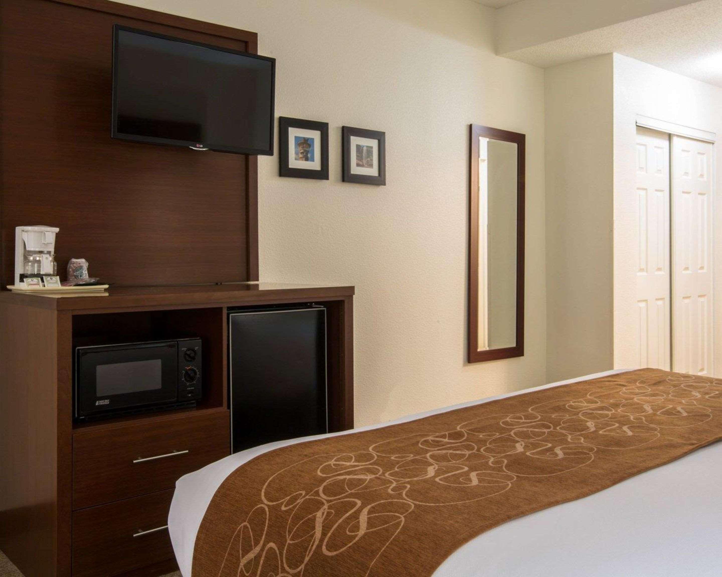 Comfort Suites Cumming-Atlanta Near Northside Hospital Forsyth מראה חיצוני תמונה