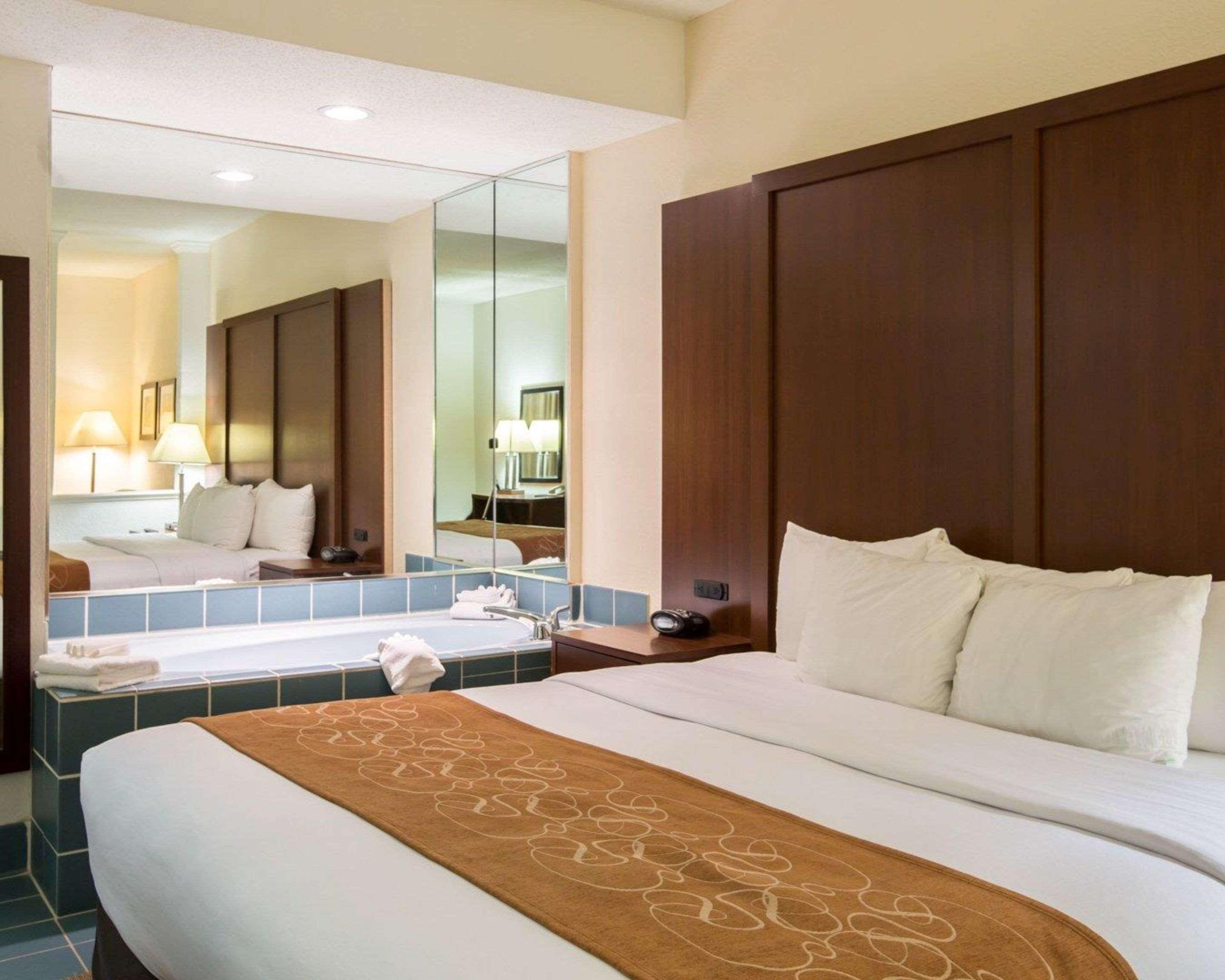 Comfort Suites Cumming-Atlanta Near Northside Hospital Forsyth מראה חיצוני תמונה