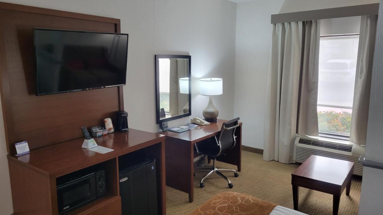 Comfort Suites Cumming-Atlanta Near Northside Hospital Forsyth מראה חיצוני תמונה