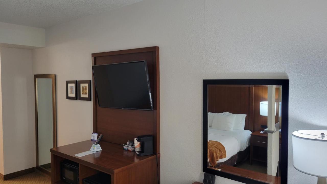 Comfort Suites Cumming-Atlanta Near Northside Hospital Forsyth מראה חיצוני תמונה