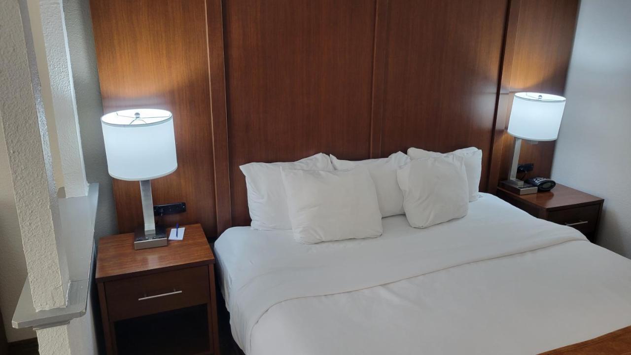Comfort Suites Cumming-Atlanta Near Northside Hospital Forsyth מראה חיצוני תמונה