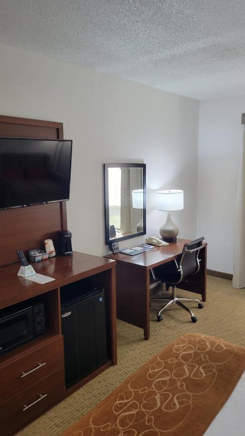 Comfort Suites Cumming-Atlanta Near Northside Hospital Forsyth מראה חיצוני תמונה