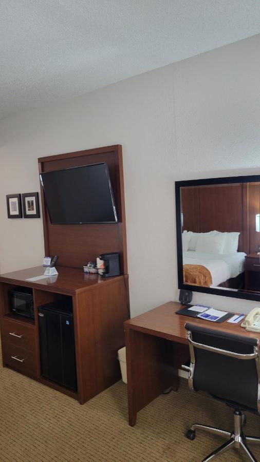 Comfort Suites Cumming-Atlanta Near Northside Hospital Forsyth מראה חיצוני תמונה